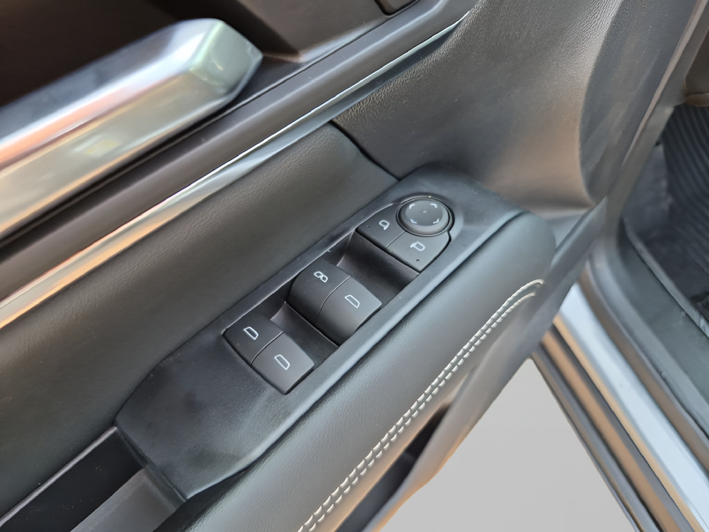 New 2027 GMC Terrain Elevation w/ LPO, Floor Liner Package FWD image 20