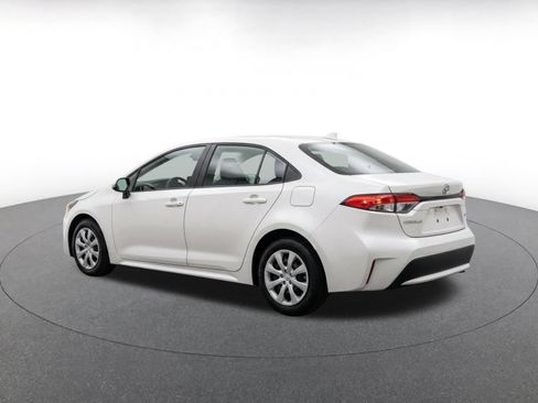 Used 2025 Toyota Corolla LE FWD image 7