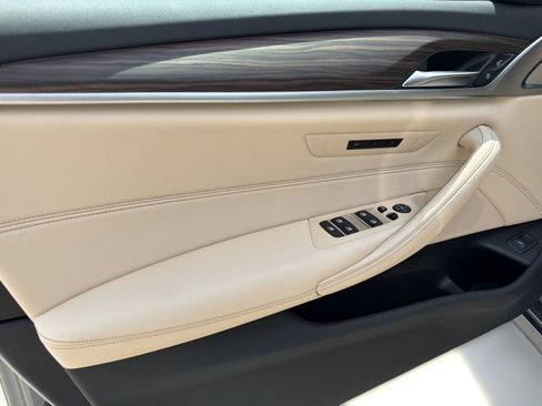 Used 2023 BMW 530i w/ Convenience Package RWD image 14