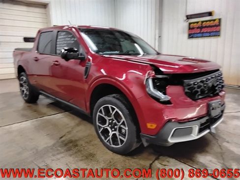 Used 2025 Ford Maverick Lariat w/ 4K Tow Package AWD/4WD image 1