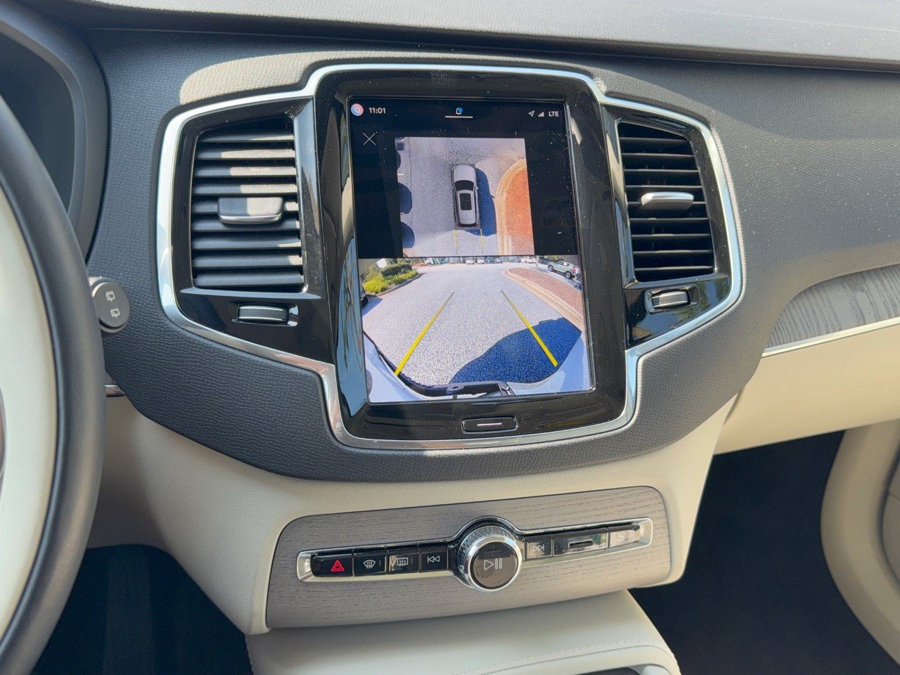 Certified 2025 Volvo XC90 B5 Plus w/ Protection Package Premier AWD/4WD image 22