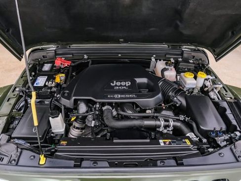 Used 2022 Jeep Wrangler Unlimited Rubicon w/ Dual Top Group image 85