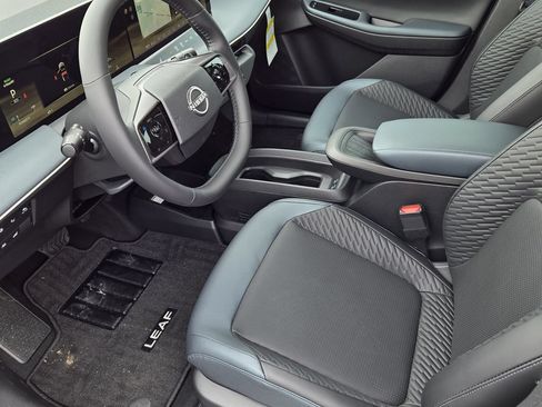 New 2026 Nissan Leaf Platinum+ w/ Cargo Package (Platinum+) FWD image 13