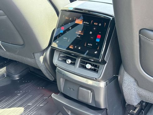 Certified 2026 Cadillac Vistiq Sport w/ LPO, Floor Liner Package AWD/4WD image 13