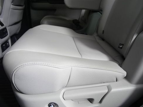 Used 2022 Honda Pilot Touring image 15