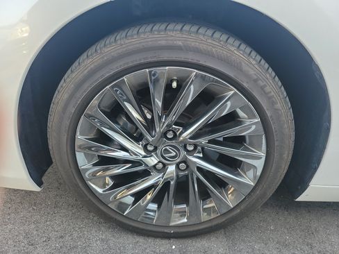 Used 2024 Lexus ES 350 w/ Accessory Package (Z2) FWD image 6