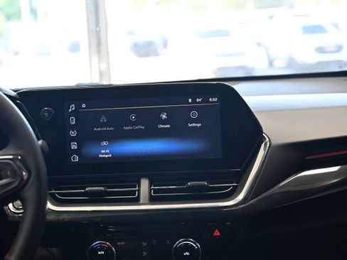 Used 2025 Chevrolet Trax RS FWD image 15