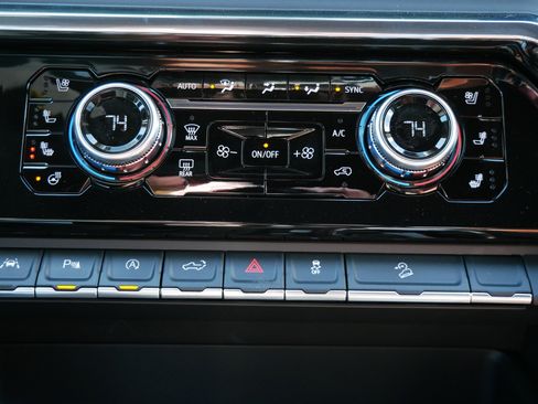 New 2026 GMC Sierra 1500 Denali Ultimate w/ LPO, Black Badging Package AWD/4WD image 8