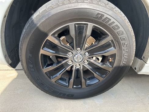 Used 2019 Nissan Armada Platinum w/ Captain's Chairs Package RWD image 4