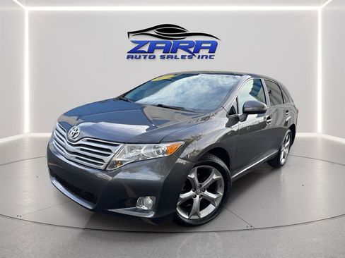 Used 2010 Toyota Venza image 1