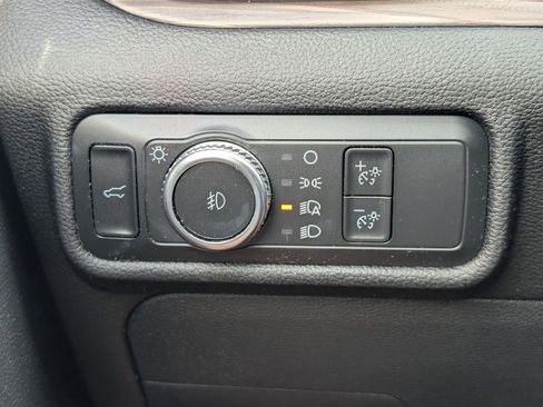 Used 2022 Ford Explorer Limited w/ Equipment Group 301A RWD image 25