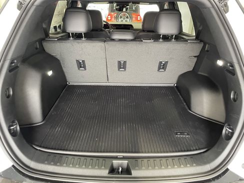 New 2026 GMC Terrain AT4 w/ Convenience Package III image 9