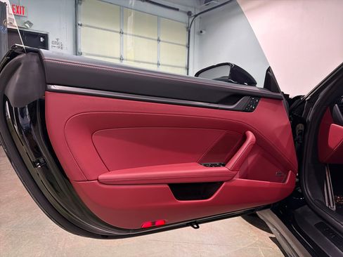 Used 2025 Porsche 911 GTS image 20