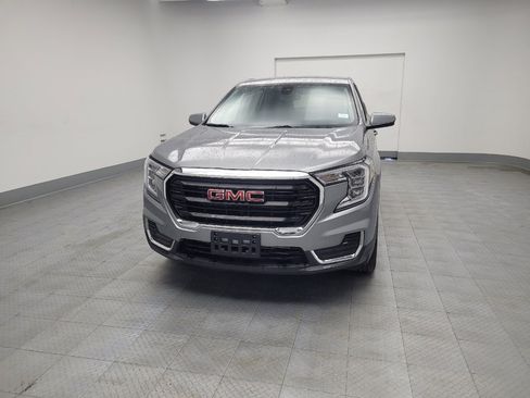Used 2024 GMC Terrain SLE image 15