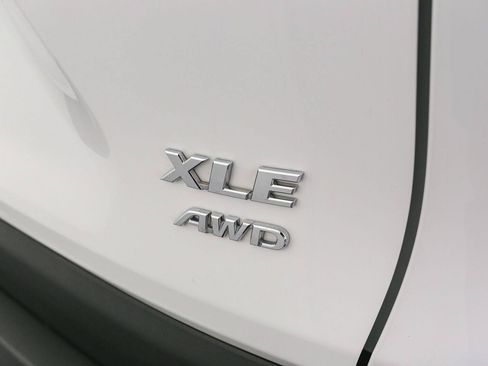 Used 2025 Toyota RAV4 XLE AWD/4WD image 11