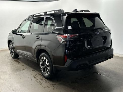 Certified 2025 Subaru Forester Premium image 31