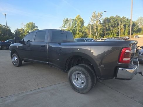 Used 2024 RAM 3500 Tradesman w/ Chrome Appearance Group AWD/4WD image 15