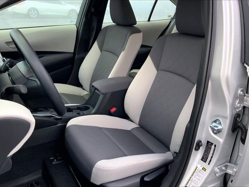 Used 2026 Toyota Corolla LE image 8