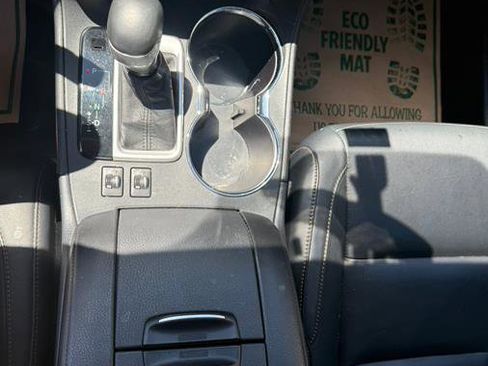 Used 2015 Toyota Highlander XLE image 19