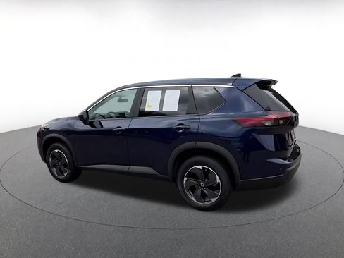Used 2025 Nissan Rogue SV FWD image 10
