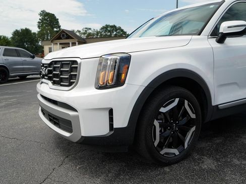 Used 2025 Kia Telluride S FWD image 18