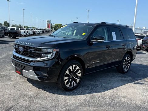 Used 2026 Ford Expedition Platinum w/ Driver's Package AWD/4WD image 37