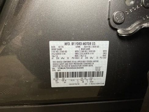 New 2025 Ford Explorer Active w/ Active Comfort Package image 28