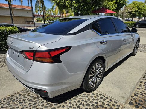 Used 2023 Nissan Altima 2.5 SV FWD image 5