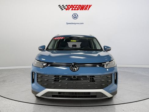 New 2026 Volkswagen Tiguan SE image 2