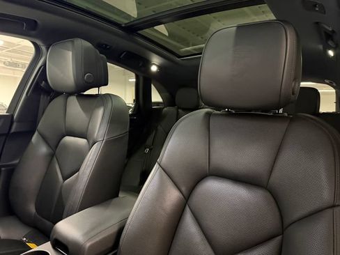 Certified 2023 Porsche Macan S AWD/4WD image 27