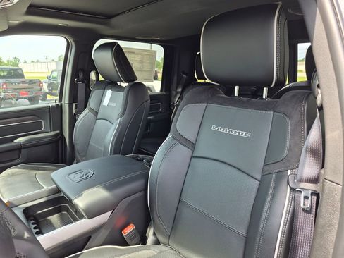 New 2026 RAM 2500 Laramie AWD/4WD image 15