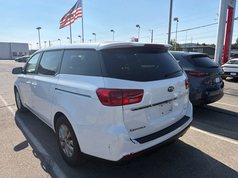 Used 2021 Kia Sedona LX FWD image 8