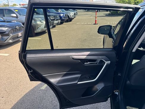 Used 2024 Toyota RAV4 XLE FWD image 38