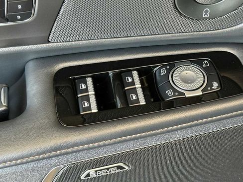 Used 2024 Lincoln Nautilus Reserve w/ Equipment Group 202A image 11