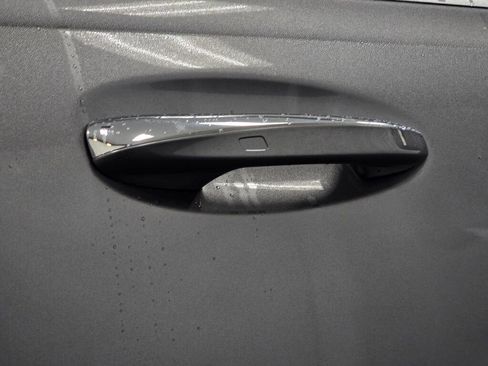 Used 2022 Mercedes-Benz EQB 350 4MATIC image 29