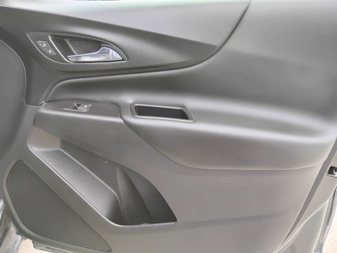 Used 2021 Chevrolet Equinox LT FWD image 20