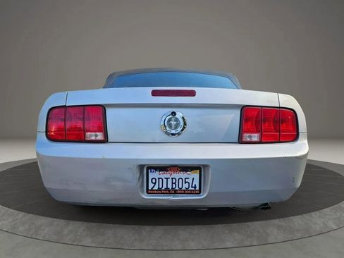 Used 2005 Ford Mustang Deluxe Convertible 2D image 7