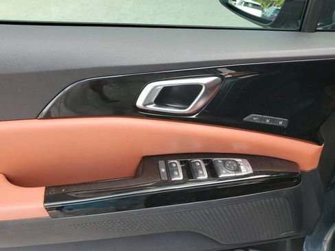 Certified 2024 Kia Carnival SX Prestige FWD image 19