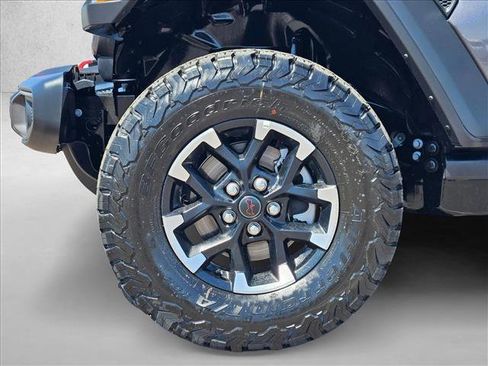 Used 2026 Jeep Wrangler Unlimited Rubicon AWD/4WD image 29