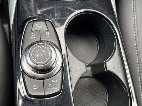 Used 2018 INFINITI QX30 Premium w/ Technology Package image 15