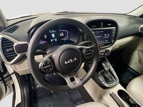 Certified 2025 Kia Soul LX image 11