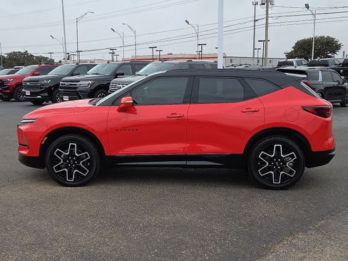 Used 2025 Chevrolet Blazer RS w/ Driver Confidence II Package image 2