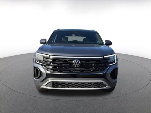 Used 2025 Volkswagen Atlas Cross Sport SE image 4