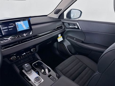 New 2025 Mitsubishi Outlander SE image 25
