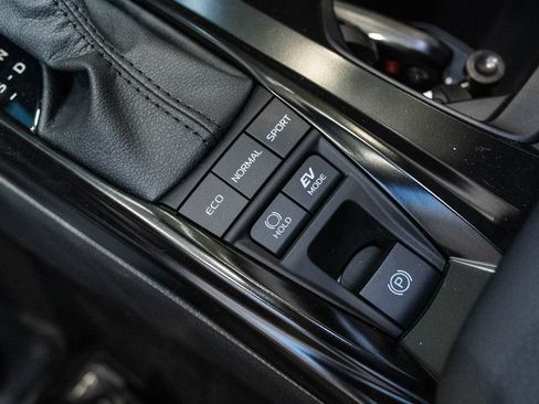 Certified 2026 Toyota Camry Hybrid FWD image 24