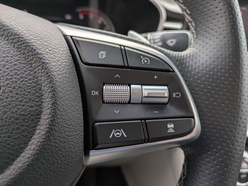 Certified 2022 Genesis G70 3.3T image 21