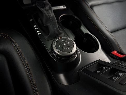 Used 2023 Ford Bronco Badlands image 15