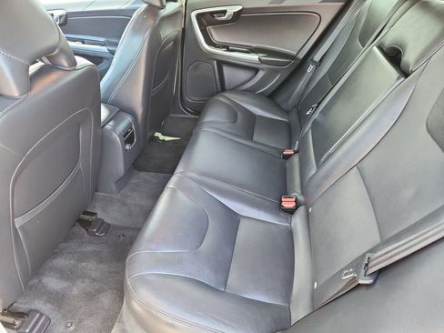 Used 2018 Volvo V60 T5 Cross Country AWD/4WD image 13