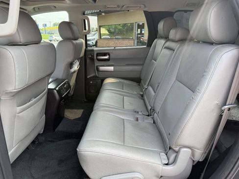 Used 2018 Toyota Sequoia Limited w/ Safety & Convenience Package AWD/4WD image 23
