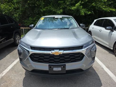 Used 2024 Chevrolet Trax LS FWD image 8